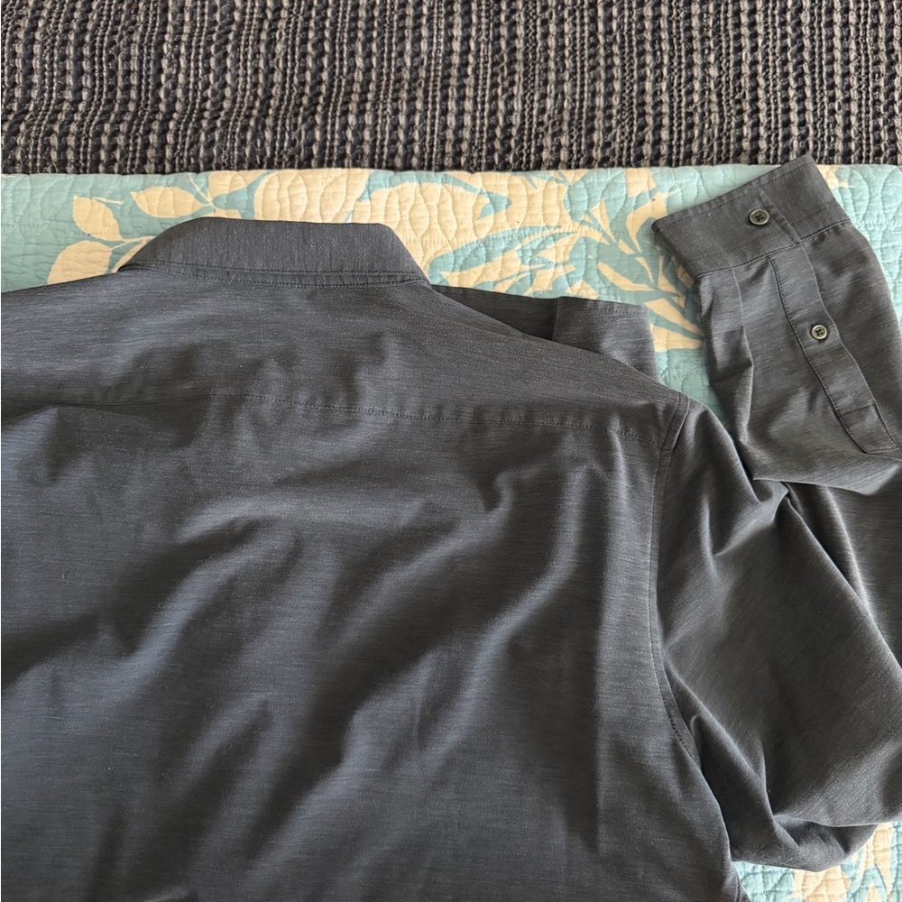 Men's Vuori Button Down - Picture 3 of 4